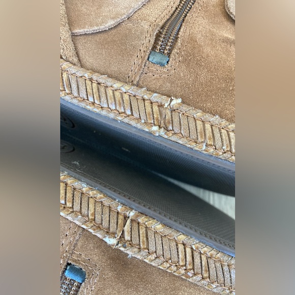 UGG reid Women's Chestnut Ankle Booties - Picture 11 of 11